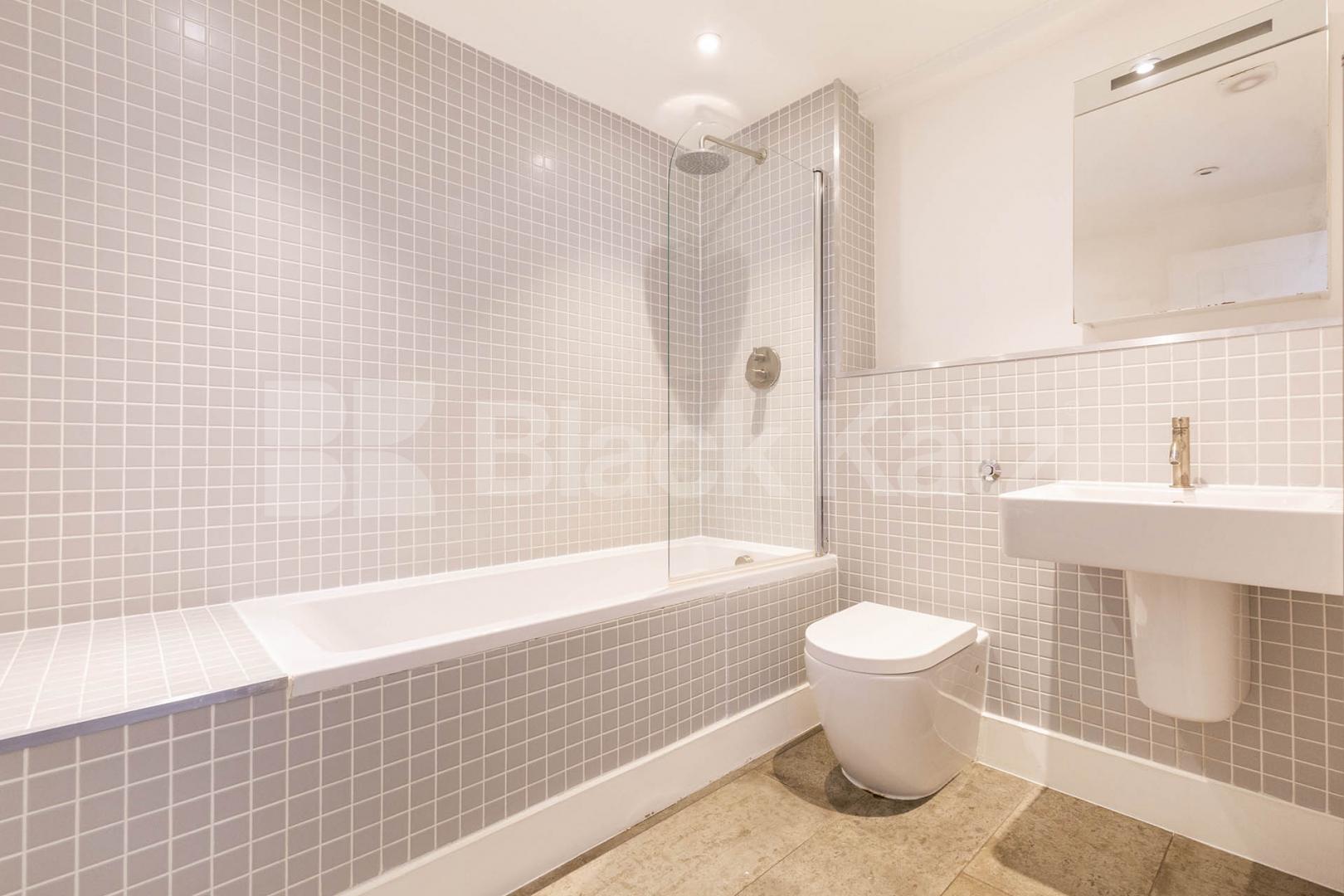 3 bed 2 bath within a warehouse conversion with private south facing terrace Berry Street, Clerkenwell